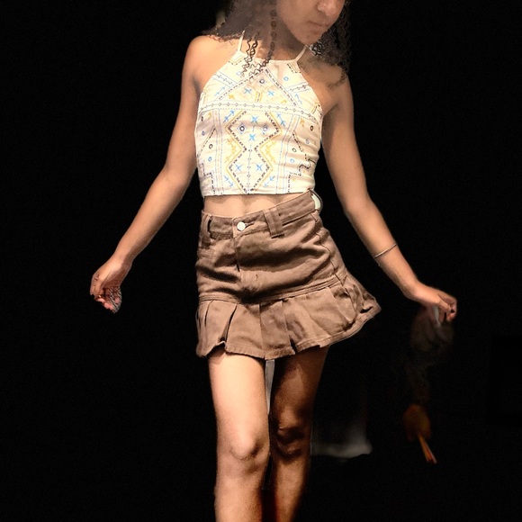 Mini skirt flair - Picture 3 of 4